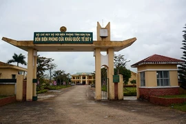 Thăm doanh trại đồn biên phòng ở ngã ba Đông Dương