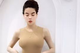 Hà Hồ diện bodysuit gợi cảm như Kim “siêu vòng 3“