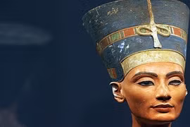 Xuất thân bí ẩn của nữ hoàng xinh đẹp và quyền lực nhất Ai Cập cổ đại