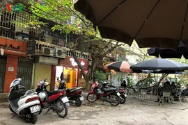 Nhếch nhác sân chơi các khu tập thể cũ ở Hà Nội