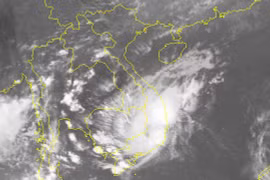 Học sinh TP HCM sẽ nghỉ học nếu áp thấp nhiệt đới diễn biến phức tạp