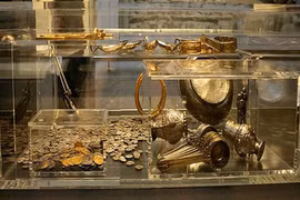 Loạt kho báu giá trị được tìm thấy một cách tình cờ