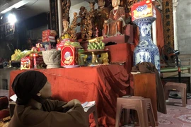 Hậu điện hoang tàn của ngôi chùa có cây sưa 100 tỷ ở Hà Nội