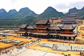 Tại sao chùa Tam Chúc của Xuân Trường được ưu đãi thuế, sử dụng vốn Nhà nước?