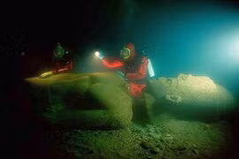 Top phát hiện gây sửng sốt dưới đáy đại dương 