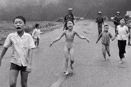 "Em bé napalm" trong bức ảnh chấn động thế giới giờ ra sao? 