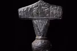 Phát hiện mới về búa sấm sét của thần Thor