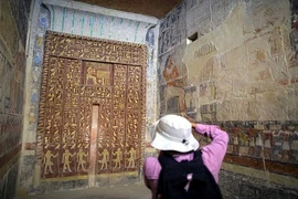 Cảnh tượng kinh ngạc trong lăng mộ Ai Cập lần đầu đón khách 