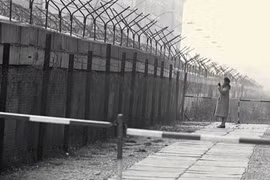 Kinh ngạc bí mật chưa từng hé lộ về Bức tường Berlin