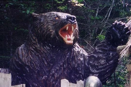 Ám ảnh gấu quỷ ăn... thịt người