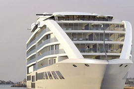 Cuộc sống trên “khách sạn” nổi 5 sao 65 triệu/đêm