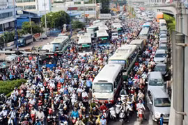 Ngày đầu năm: 22 người chết vì giao thông, ùn tắc nghiêm trọng