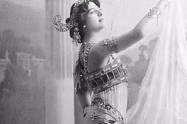 Ngắm nhan sắc quyến rũ nữ điệp viên huyền thoại Mata Hari