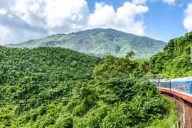 Việt Nam lọt top 10 tuyến du lịch bằng tàu hỏa ấn tượng nhất TG