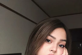 Hot girl Lily Maymac để lộ vết rạn da xấu xí, dân mạng chỉ cách xóa mờ