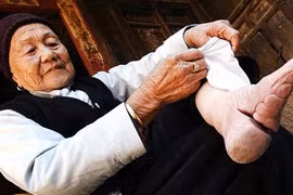 Sự thật tục bó chân của người Trung Quốc thời xưa 