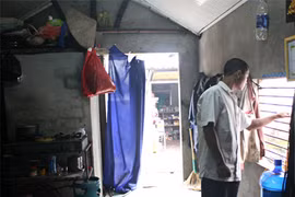 Người đàn bà nghèo viết thư kêu cứu chồng, con