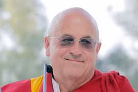 “Không nên để công việc lấy đi sự an lạc của tâm hồn”