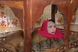 Hé lộ sinh vật mặt người, thân cáo khét tiếng