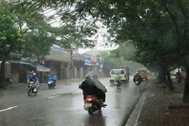 Thời tiết hôm nay 18/3: Hà Nội mưa rào, Nam Bộ trời nắng