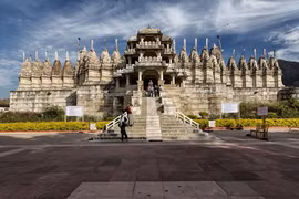 Khám phá ngôi đền đẹp nhất của giáo phái Jain