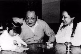 Loạt ảnh tiết lộ cuộc sống đời thường của Đặng Tiểu Bình