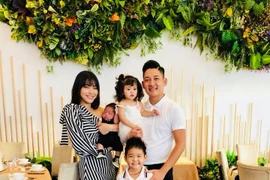 Hải Băng khoe bụng bầu “vượt mặt”, bất chấp nguy hiểm sinh con thứ 3