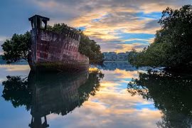 Ngắm những địa điểm bỏ hoang đẹp ma quái trên thế giới