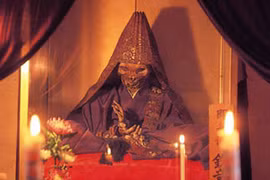 Sự thật khó tin về việc tự ướp xác của người xưa