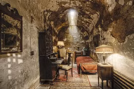 Những công trình bỏ hoang đẹp ma mị ở Mỹ