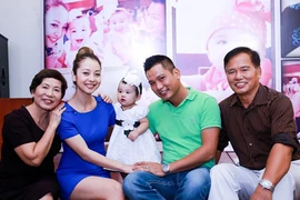 Gia thế, sự nghiệp và khối tài sản khủng của chồng Jennifer Phạm 