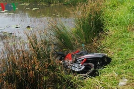 Đi câu cá phát hiện thi thể nam thanh niên dưới mương