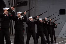 Vì sao bắn 21 phát đại bác trong quốc tang? 