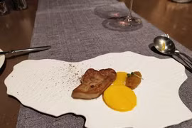 MXH 'hốt hoảng' vì hóa đơn ăn tối 30 triệu: Nhà giàu 'khoe của'?