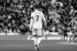 Vì sao Real Madrid ám ảnh cái bóng của Ronaldo?