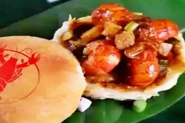 Bánh trung thu nhân…ếch, tôm, cua gây sốt thị trường 2017