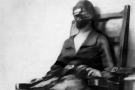 Ảnh chụp tử tù đầu tiên ngồi ghế điện