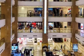 Cảnh tượng không ai ngờ tại các trung tâm thương mại sau khi mở cửa trở lại