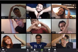 Bạn đã biết hết những cách tạo dáng đang “khuấy đảo lớp học ảo” này chưa?