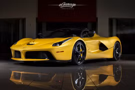 Quá trình “đập hộp” siêu xe LaFerrari đầy thú vị