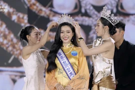 Màn ứng xử tiếng Anh giúp Kiều Duy đăng quang thuyết phục