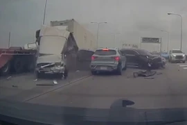 Mất phanh đột ngột, xe tải gây ra tai nạn liên hoàn