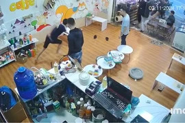 Nhắn tin chúc mừng sinh nhật bạn, thiếu niên bị đánh tới tấp