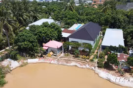 Khắc phục tạm thời điểm sạt lở nghiêm trọng ở Đồng Tháp