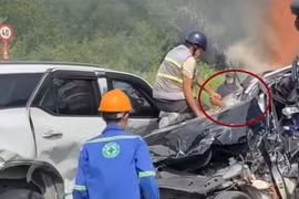 Những 'người hùng' cứu tài xế kẹt trong ô tô sắp cháy 