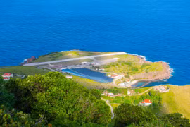 Nín thở xem máy bay cất cánh trên đường băng ngắn nhất hành tinh