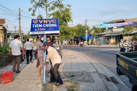 Biển quảng cáo VNVC Tiêm chủng vi phạm Luật Giao thông, phải gỡ bỏ hàng loạt