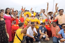 Đoàn khách Ấn Độ đem doanh thu tỷ đồng về cho Hạ Long