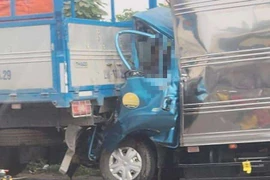 Khoảnh khắc cuối cùng của tài xế gặp nạn trên Đại lộ Thăng Long