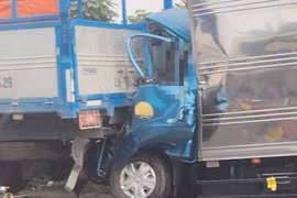 Khoảnh khắc cuối cùng của tài xế gặp nạn trên Đại lộ Thăng Long